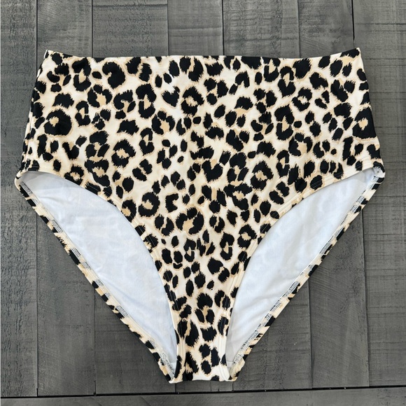 Women’s Old Navy High-Waisted Bathing Suit Bottom; Leopard Print; Size Large - Picture 1 of 4